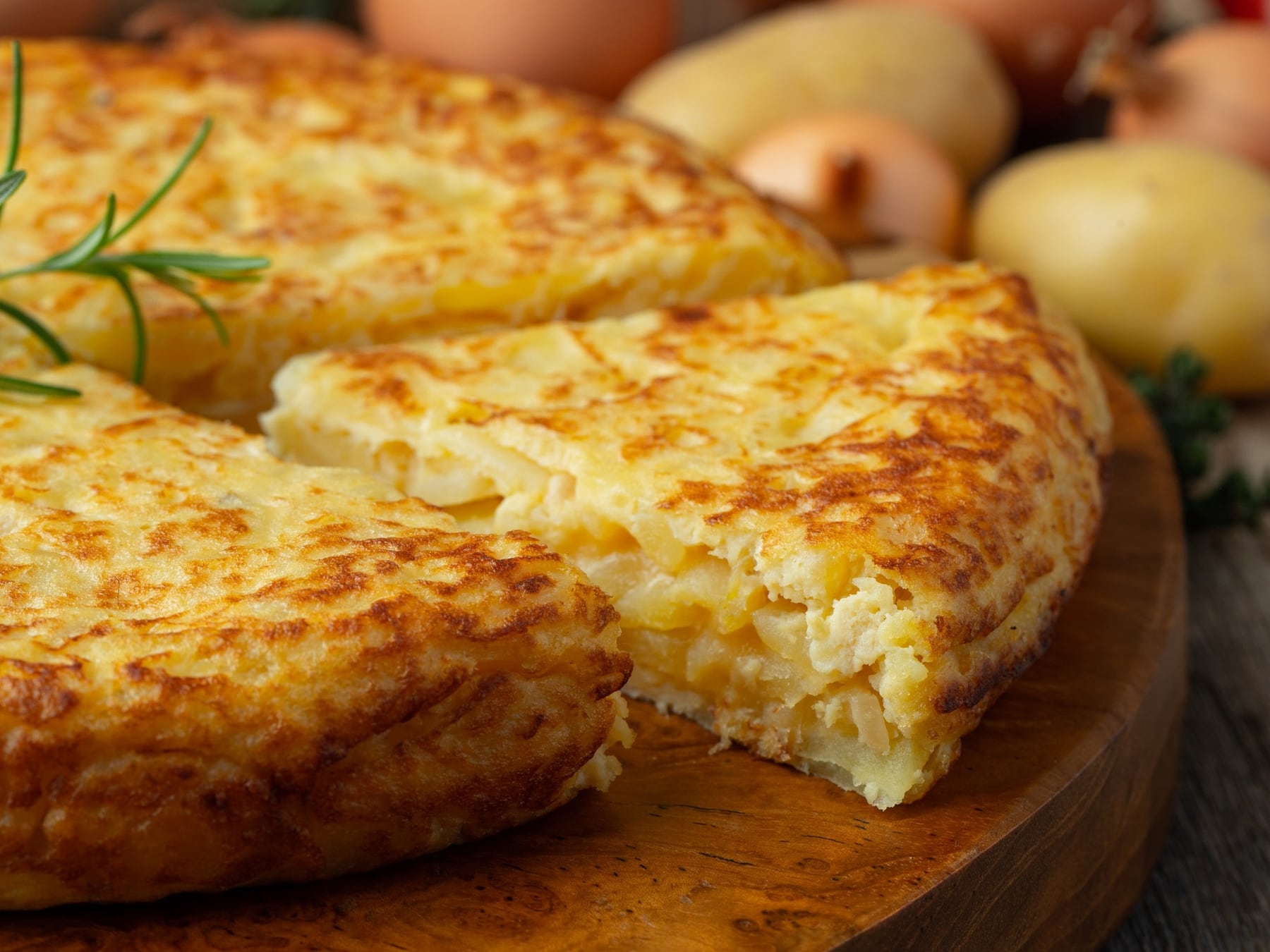 La tortilla de papas se reinventa: cómo quitarle la fritura sin perderle el sabor