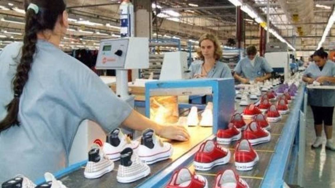 Coopershoes cerró su planta de Las Flores y dejó sin empleo a todos sus operarios