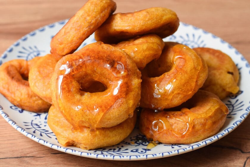 Picarones, el rosco andino de calabaza y boniato que se sirve bañado en miel de especias