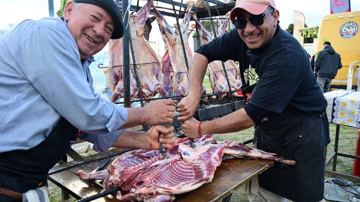 Confluencia de Sabores colmó el Parque Jaime de Nevares con más de 90 puestos y música en vivo durante todo el fin de semana