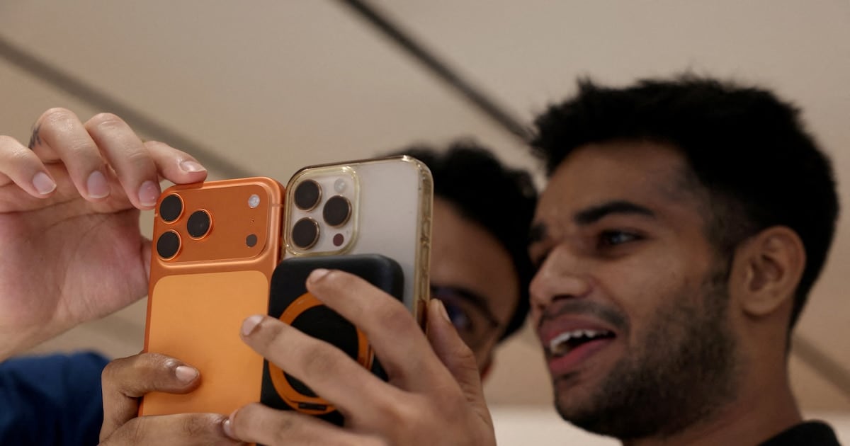 iOS 27 sumaría una especie de pase de línea entre dos iPhone sin tocar la SIM