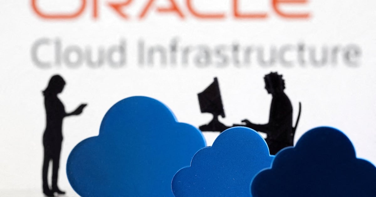 Oracle lleva su base de datos con IA a la sala de servidores del cliente y la maneja a distancia