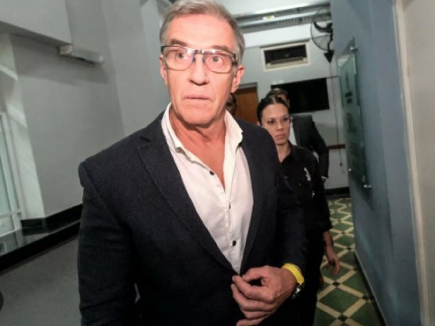 Una reparación de 30 millones de pesos y obligaciones comunitarias: las condiciones que sellaron el sobreseimiento parcial del ginecólogo Dahse en Corrientes