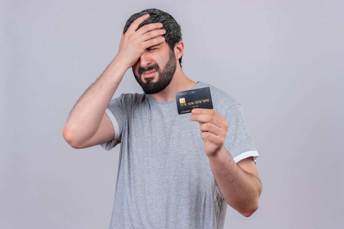 Pagar el mínimo de la tarjeta de crédito: cómo se compone la deuda que queda pendiente