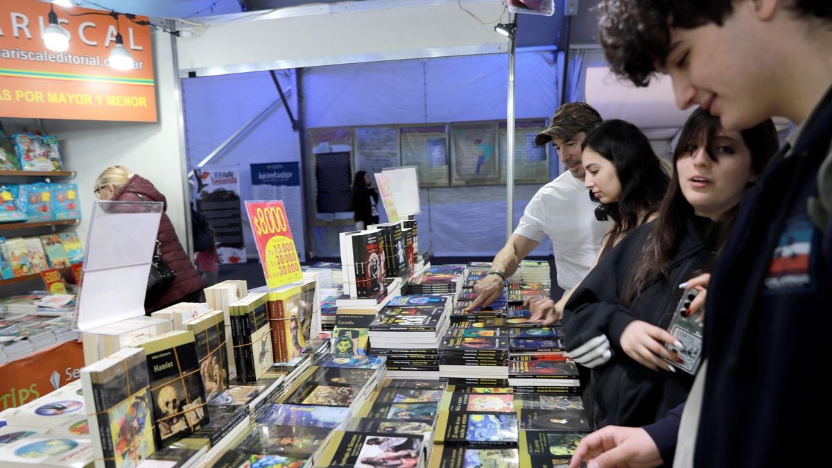 La Feria del Libro de Neuquén se despide con un fin de semana a puro libro, teatro y poesía