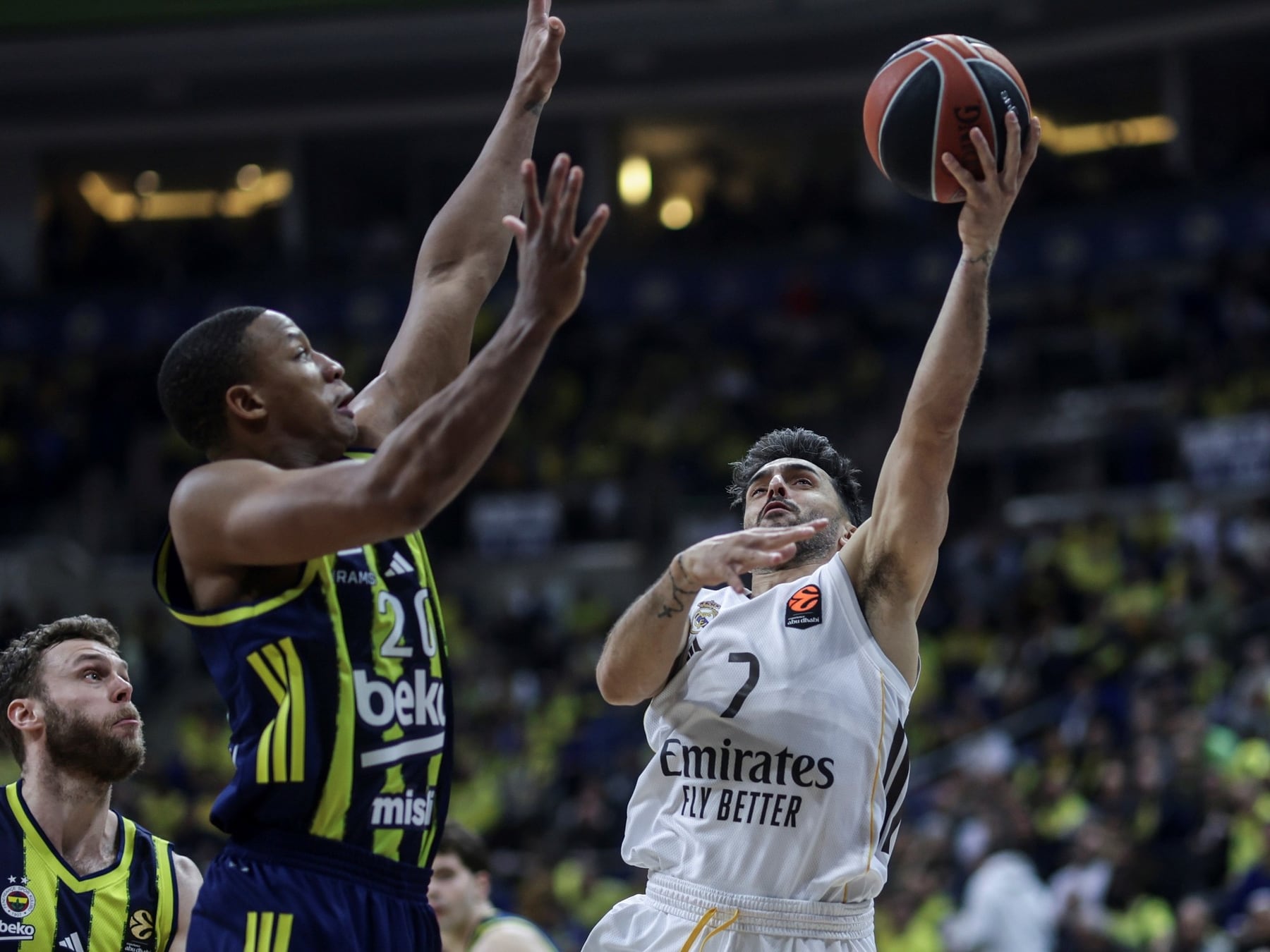 Corbalán se sube al tren de la Euroliga y Argentina ya suma cinco en la elite europea
