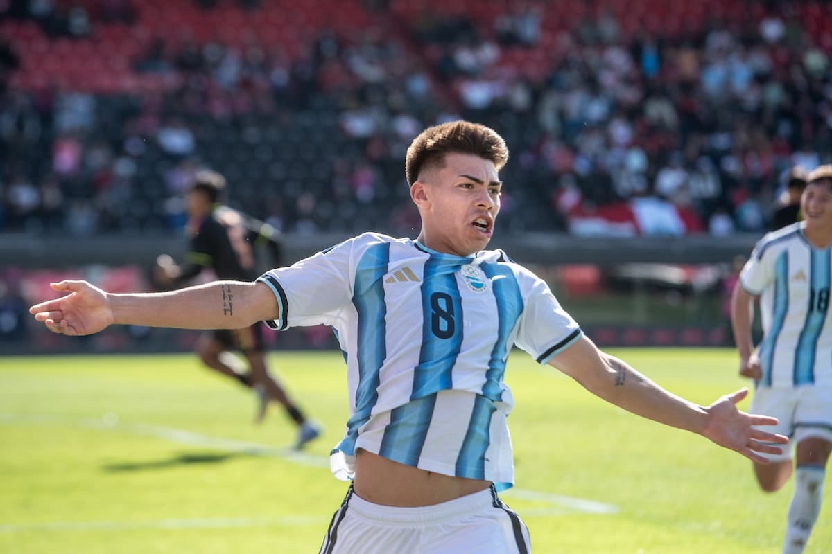 Espíndola y la ley del último minuto: Argentina va por el oro ante Paraguay
