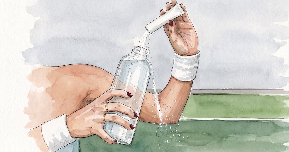 Agua, sales y bebidas deportivas: la diferencia que pocos tienen clara cuando el cuerpo pide más líquido