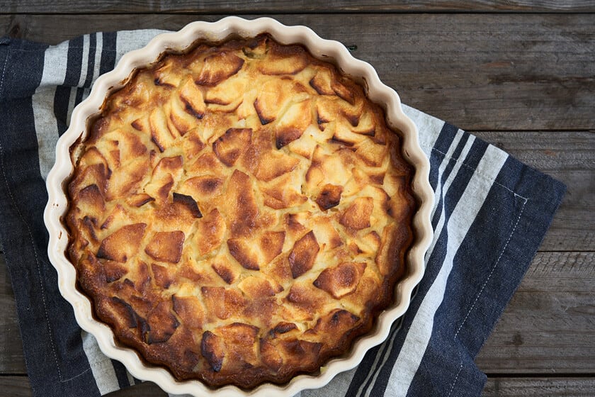 Manzana, manteca y horno caliente: la tarta que se arma en un solo bol y se luce sin demasiada complicación