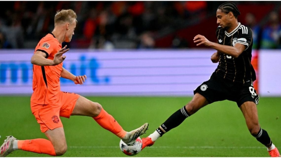 Klopp y Xavi se sacaron las muelas en su debut: Alemania y Países Bajos empataron en el último suspiro