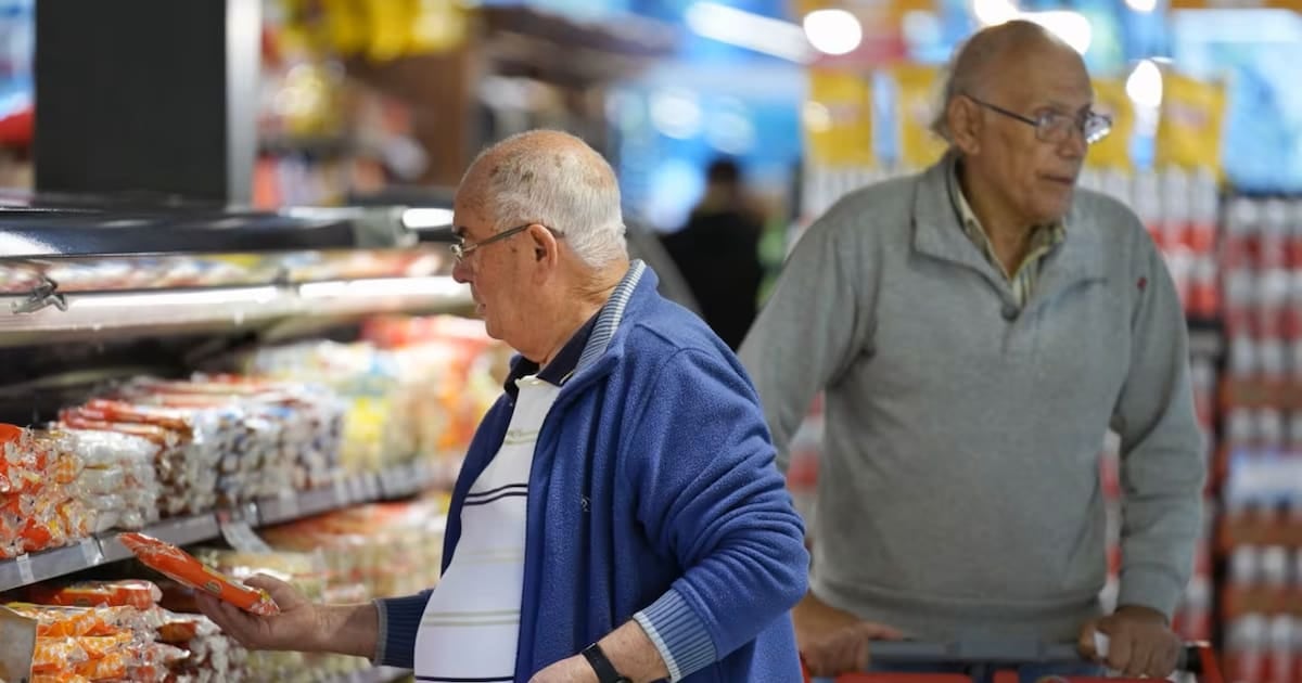 ANSES y supermercados en octubre: cómo se articulan los descuentos para jubilados y qué tope aplica cada banco