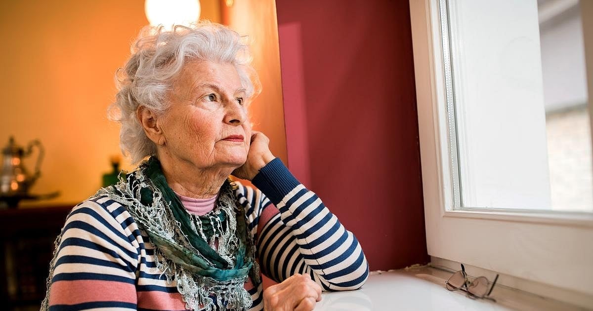 Vínculos que faltan: cuánto cuesta en años de salud la soledad y el aislamiento en la mediana edad