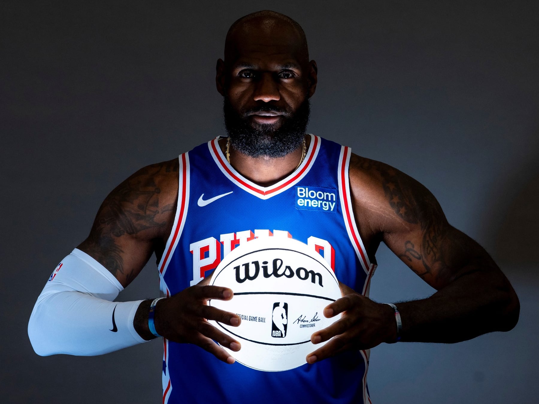 LeBron James se muda a Philadelphia con una misión clara y dos años en el contrato