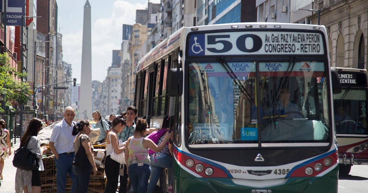 Tarifas en alza: el boleto mínimo de colectivo en la Ciudad llegará a $920,48 a partir del 1 de octubre