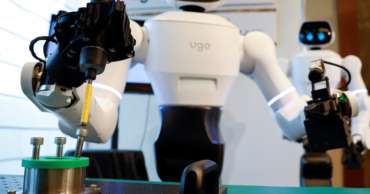 Un hospital japonés le dio tareas concretas a un robot con IA y los resultados sirven para entrenar la próxima generación