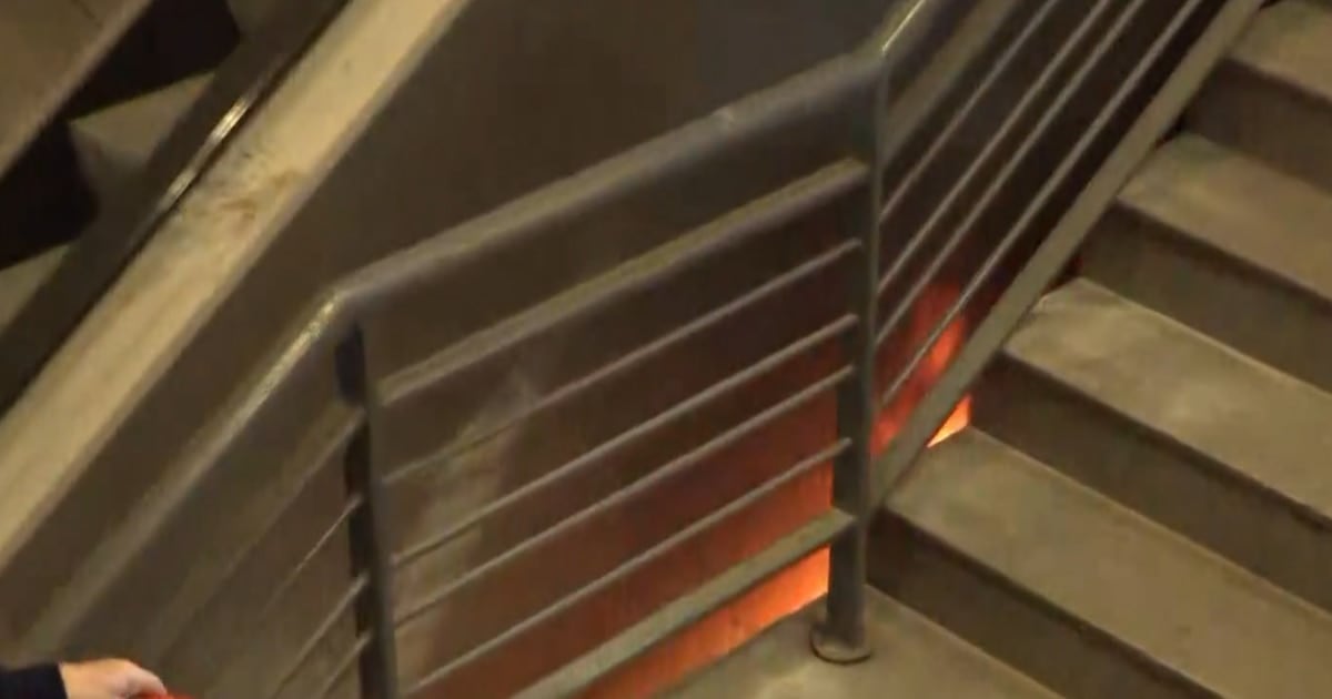 Incendio en una escalera mecánica de Constitución: un joven internado y operativo de emergencia en la terminal