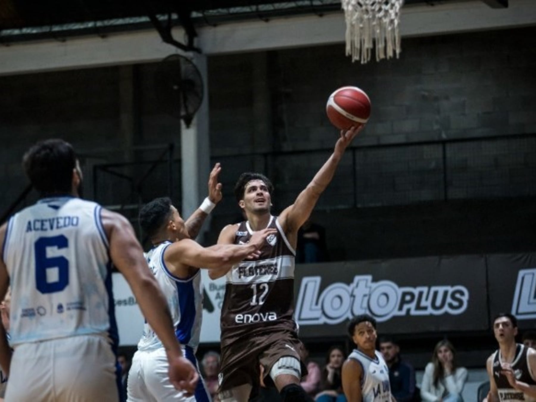 La Unión respiró en Vicente López: aguantó la tormenta y se llevó un partido que se le había complicado
