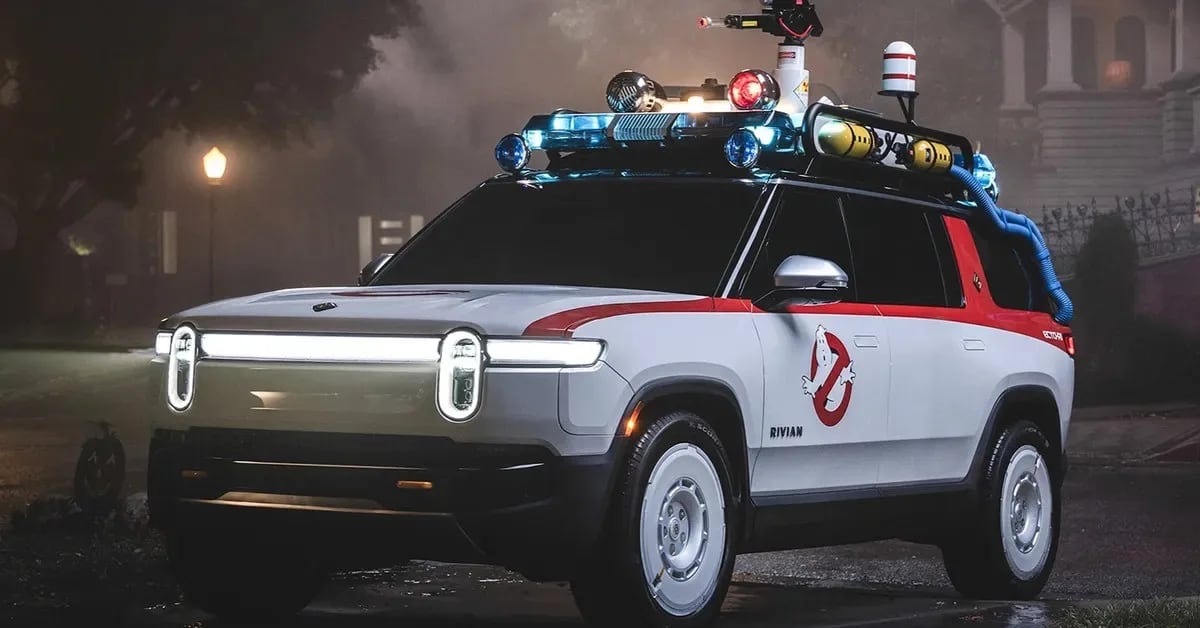 Bill Murray revive a Peter Venkman al volante de una Rivian embrujada: la actualización de Halloween que ya prueban los dueños en Estados Unidos