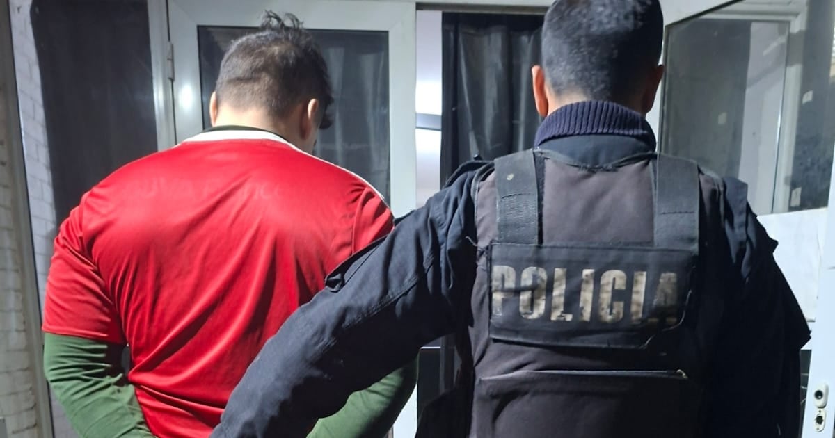 Detienen a un ex policía exonerado por narcotráfico como único sospechoso del femicidio de una joven en una pensión rosarina