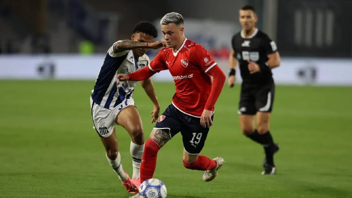 En Córdoba hizo más viento que fútbol y Banegas se quedó con el grito atragantado a último momento
