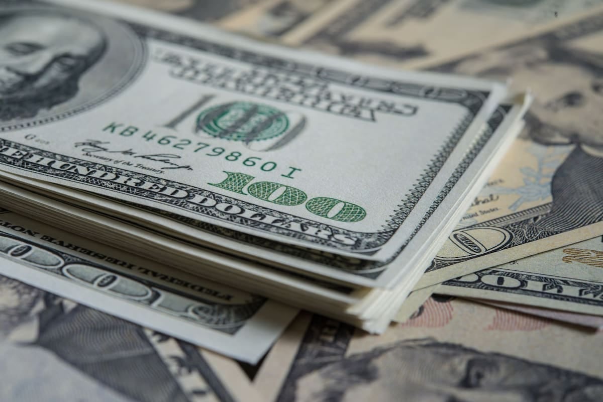 El dólar oficial navega lejos de su techo y suma presión a la competitividad cambiaria