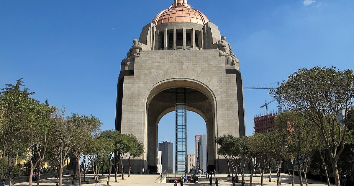 El arco triunfal más alto del mundo sobrevive en el corazón de Ciudad de México, a 3.150 kilómetros del sur más austral