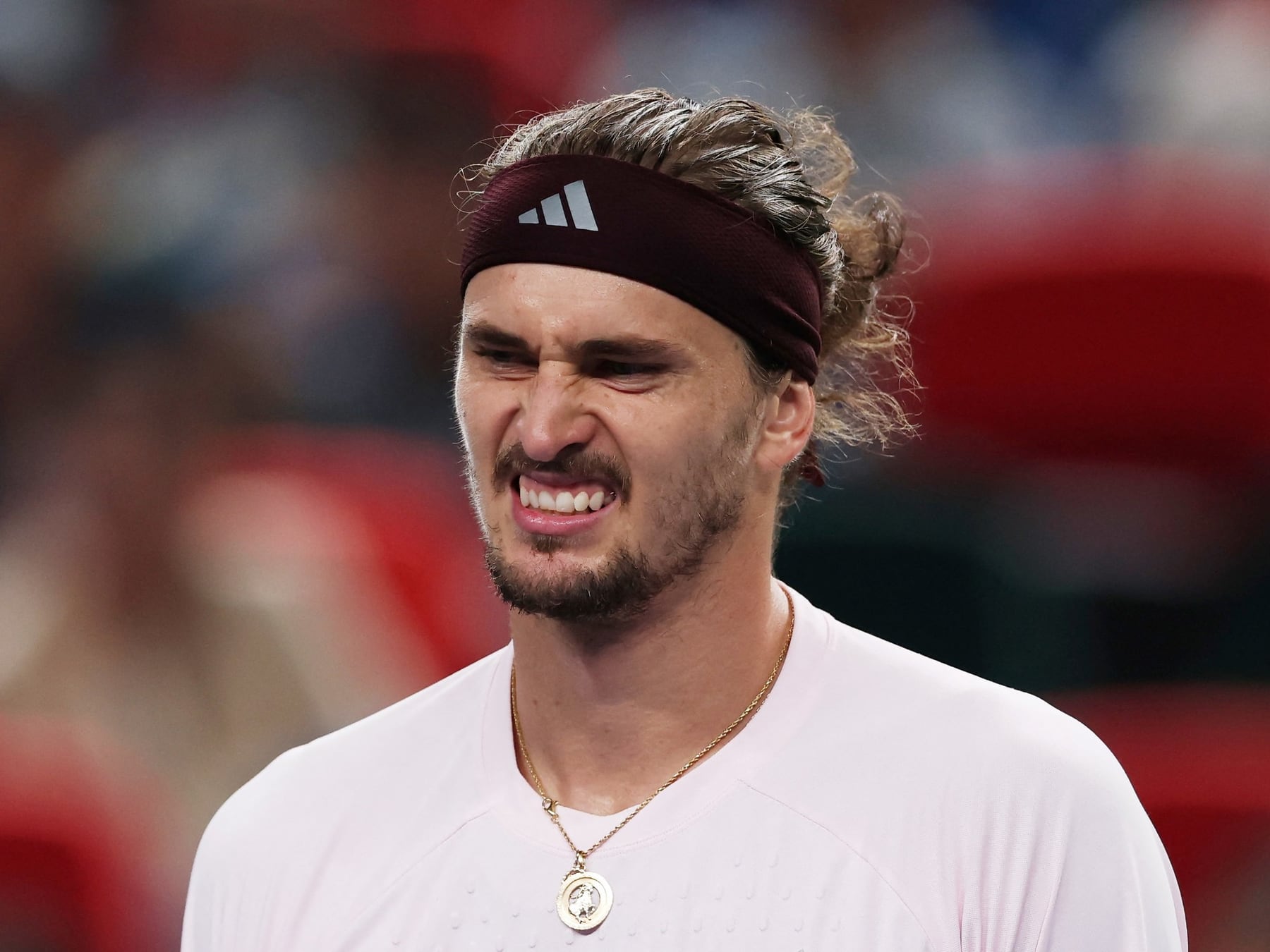 Zverev se quedó sin nafta en Shanghái y los españoles se quedaron con todo