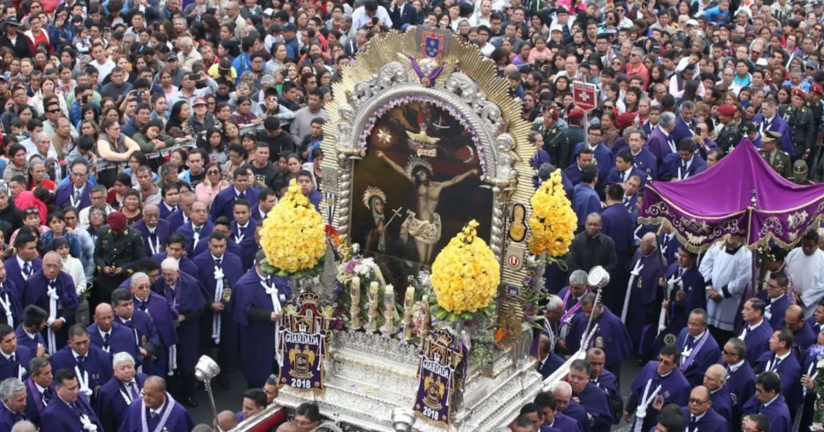 El Cristo Moreno vuelve a teñir de morado el centro de Lima: cómo se vive la procesión del Señor de los Milagros en octubre