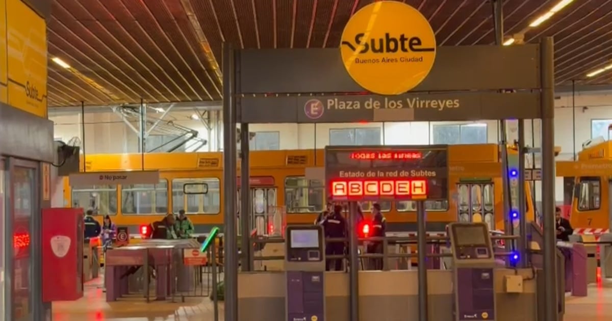 Dos delegados del subte detenidos en plena protesta paralizaron toda la red del subterráneo porteño
