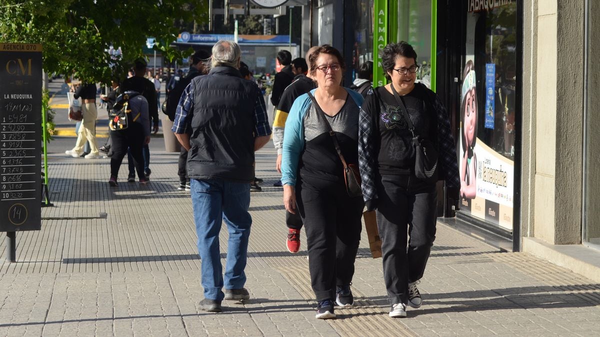 El regalo que se ajusta: en Neuquén, el Día de la Madre volvió a mostrar que gastar más no siempre es comprar más