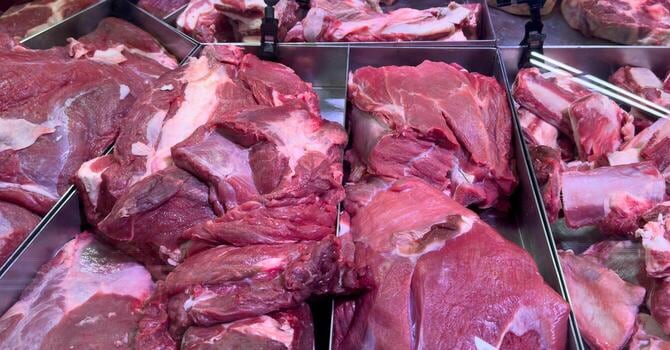 La carne porcina fresca amplía su ventaja en septiembre y presiona a los chacinados