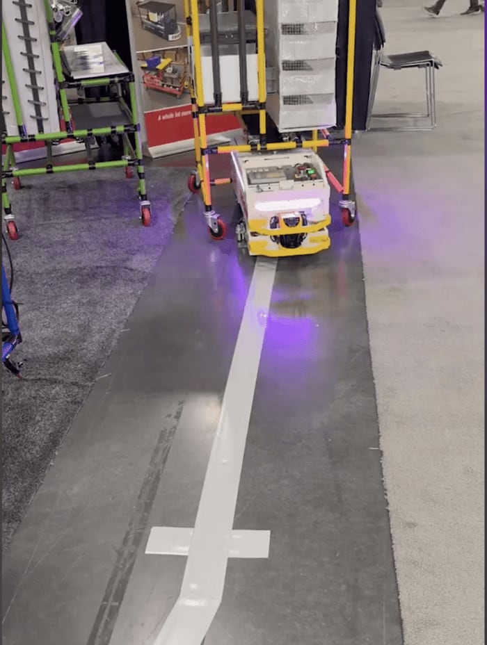 Intel gana tiempo para seguir usando robots extranjeros en sus fábricas
