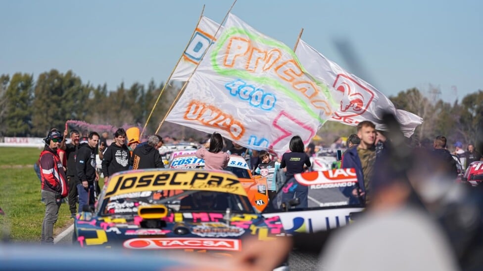 José C. Paz Racing llegó a La Plata y se llevó todo