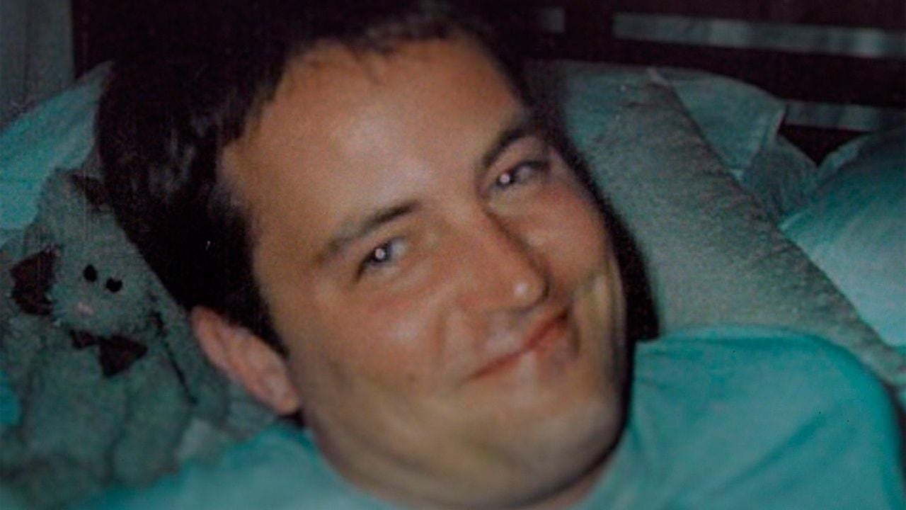 Matthew Perry, detrás de la fama: el documental que reúne las voces de sus seres queridos