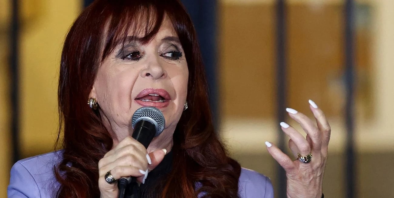 Cristina Kirchner fue condenada por corrupción en la causa Vialidad: no podrá ser candidata.