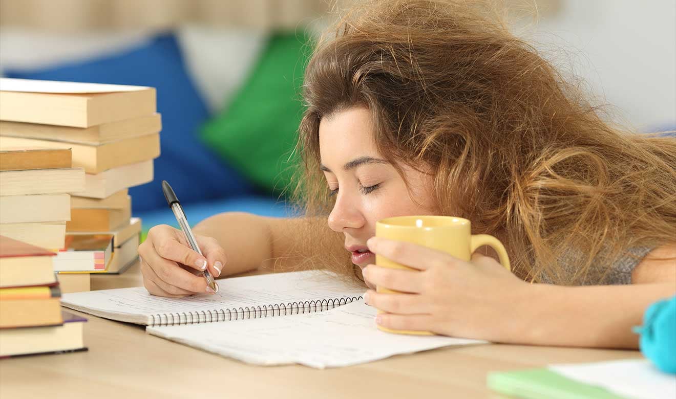La falta de sueño afecta el desarrollo cerebral y emocional de los adolescentes