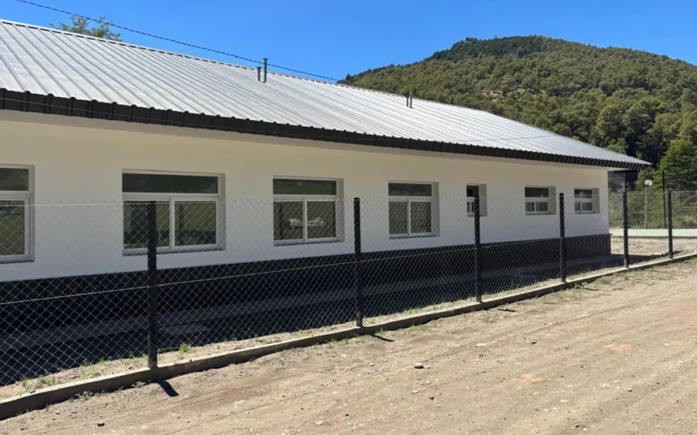 Figueroa inaugurará las obras de dos escuelas primarias