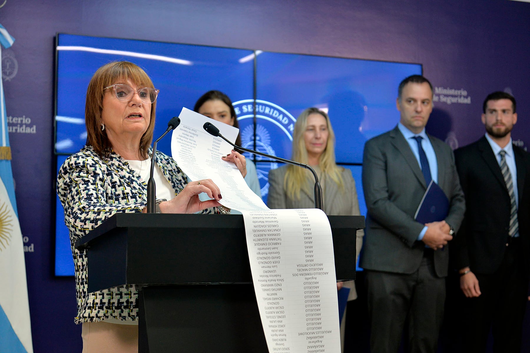 Bullrich apuntó contra un laboratorio por falsificar un certificado municipal