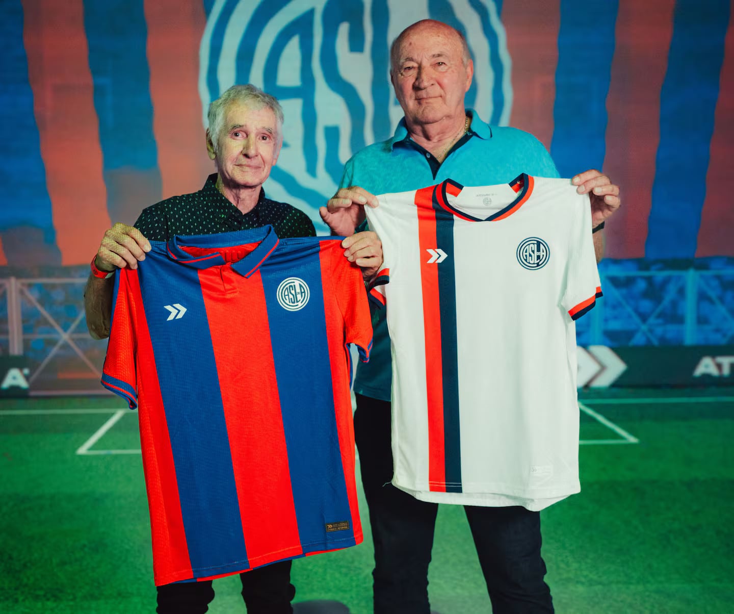 Con un homenaje a la historia del club, San Lorenzo presentó su nueva camiseta
