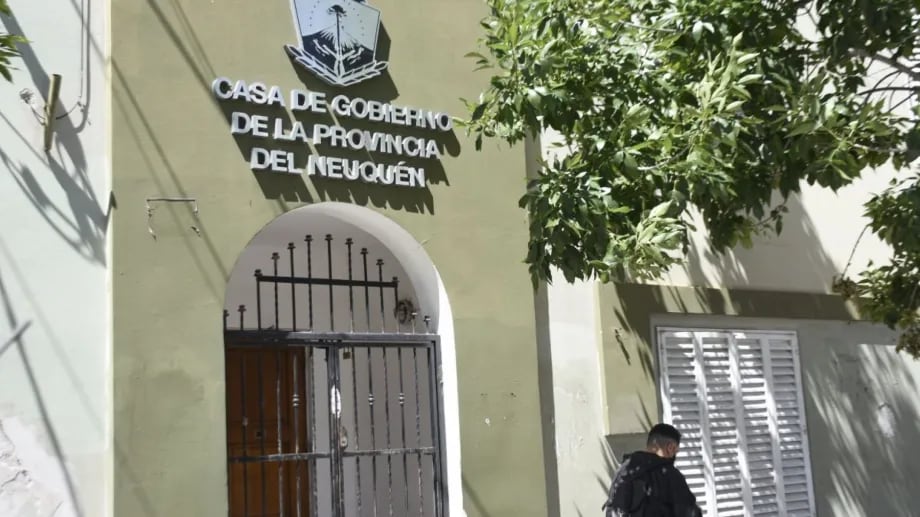 Estatales de Neuquén a la espera del aguinaldo y el bono en diciembre: ¿hay chances de un asueto?