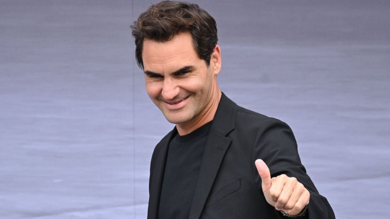 Roger Federer volvió a una cancha, tres años después de su retiro
