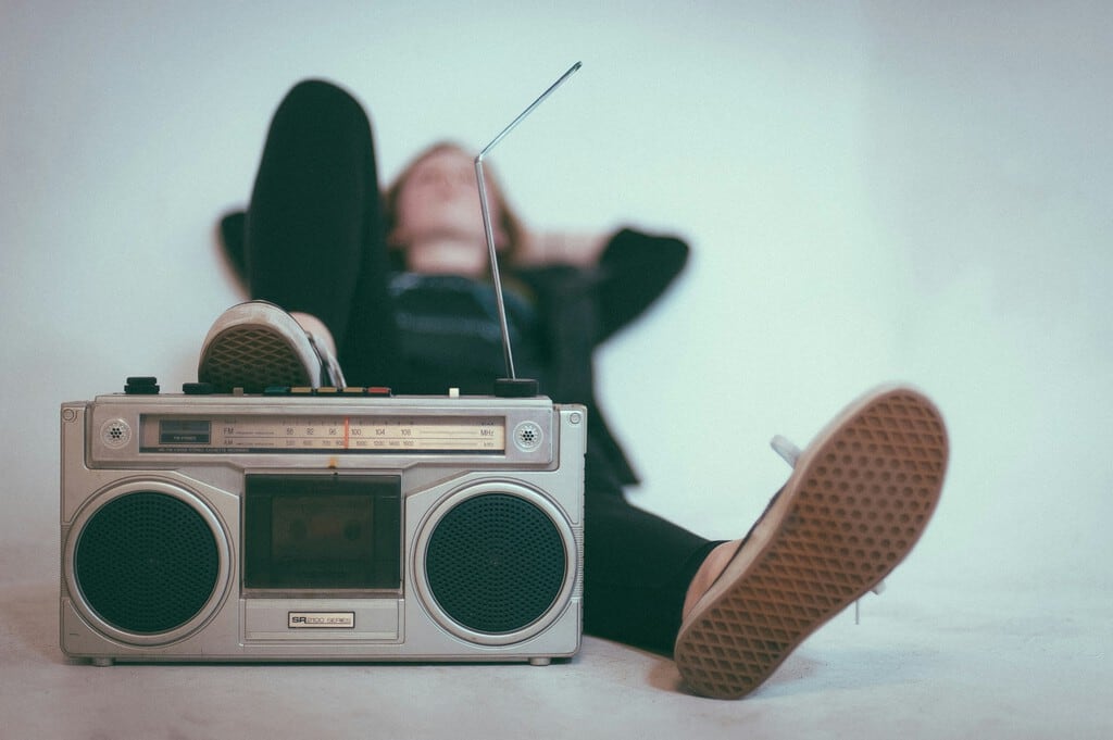 Por qué las canciones nos tocan tan hondo: la ciencia detrás del poder de las letras