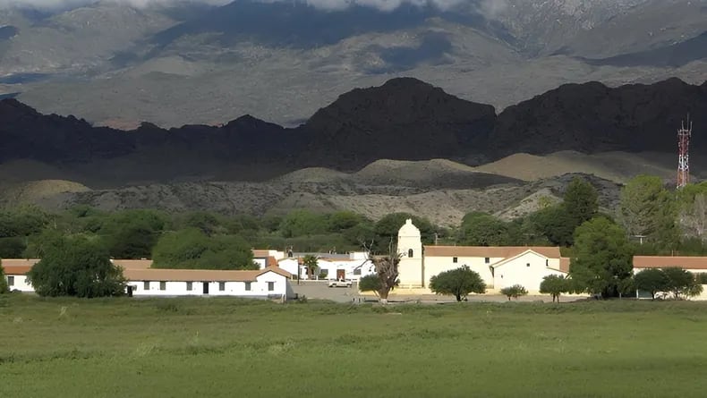 El pueblo maravilloso de Salta que tiene viñedos hermosos.