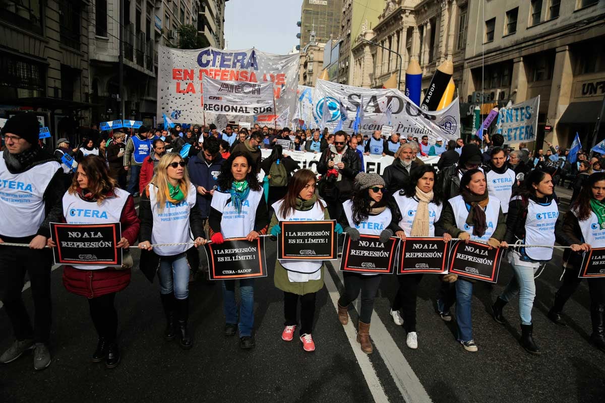Maestros privados de Neuquén se pliegan al paro docente convocado por la CGT para los próximos meses