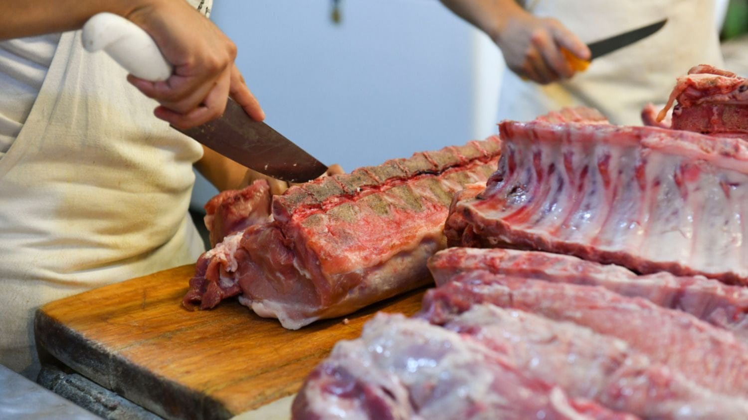 Frigoríficos denuncian aumento de la venta en negro de carne