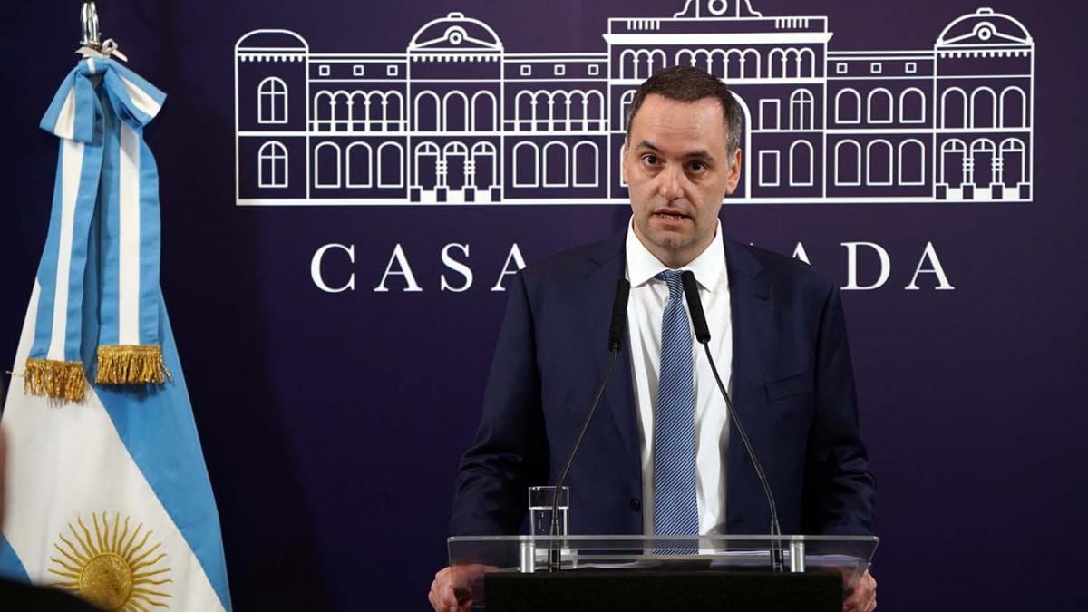Proponen que los ciudadanos elijan qué periodistas preguntan en las conferencias de prensa