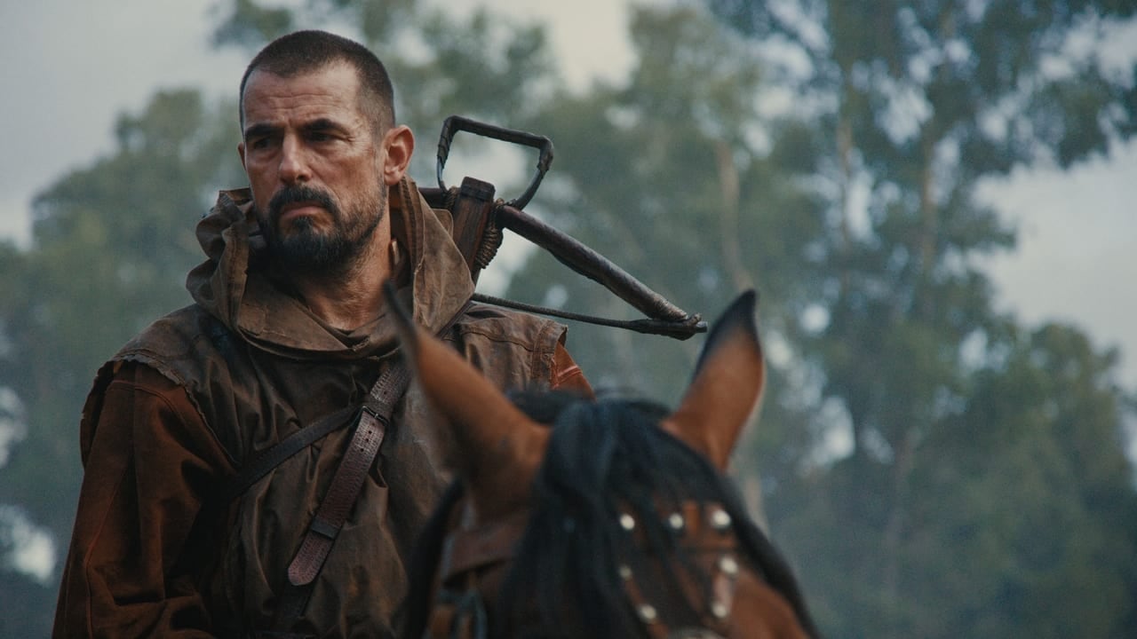 Fans de 'Juego de Tronos' y el género de la capa y espada: en exclusiva el tráiler de la historia de un héroe legendario