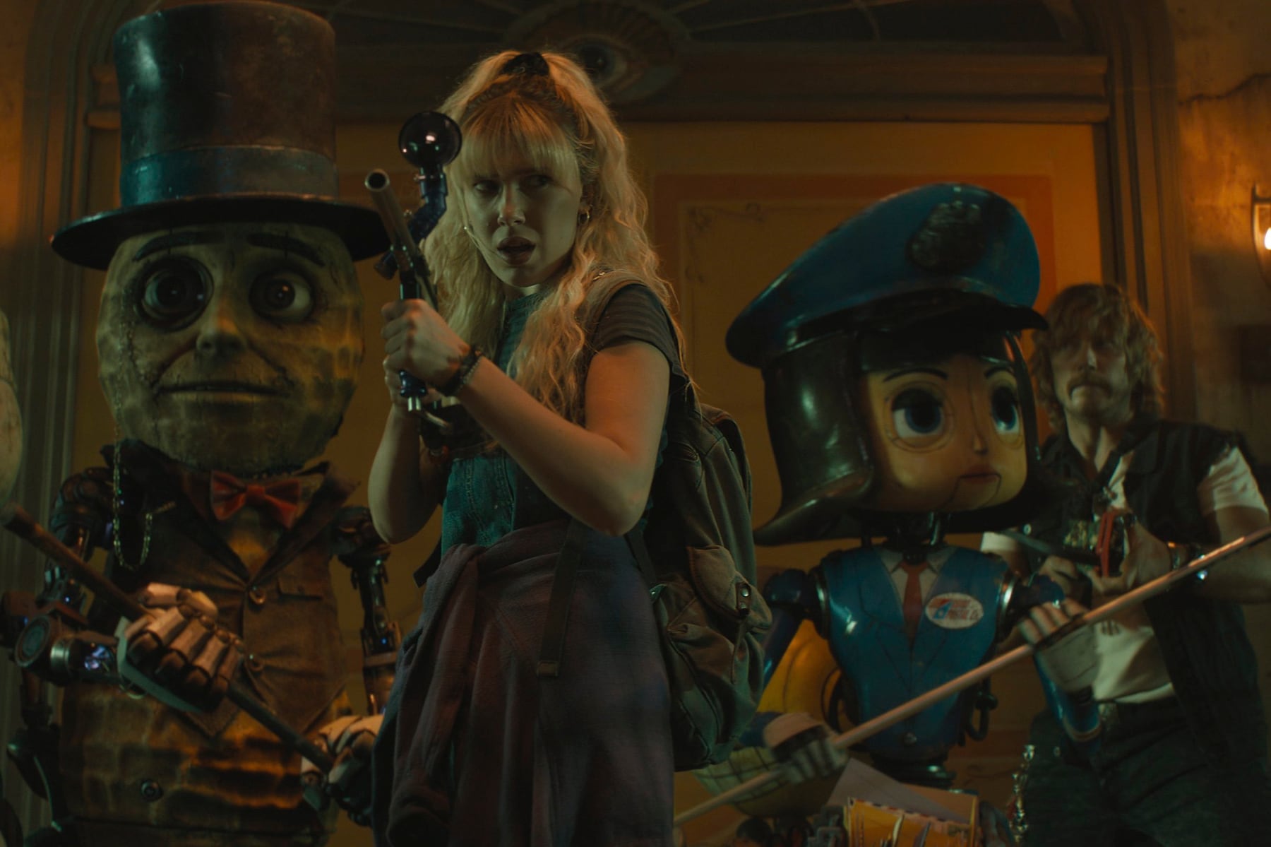 Qué esperar de “Estado eléctrico”, la nueva apuesta de Netflix: robots exiliados y una heroína en ascenso