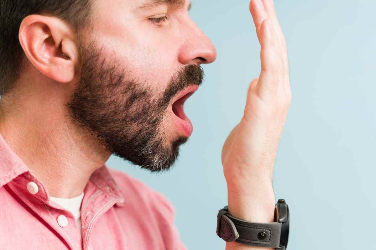 Cómo combatir el mal aliento, un problema que afecta al 30% de la población mundial