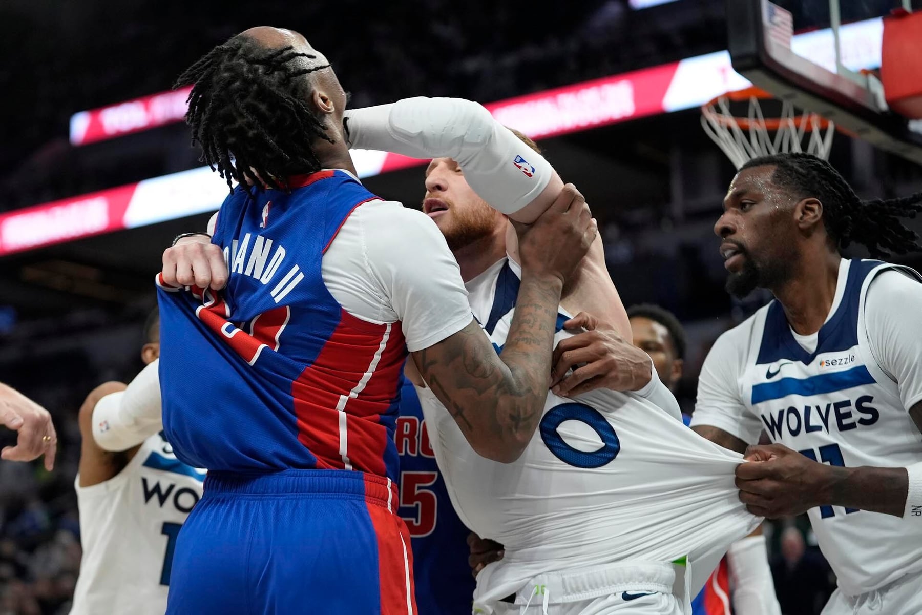 Expulsión Masiva en la NBA: Involucran al Argentino Pablo Prigioni
